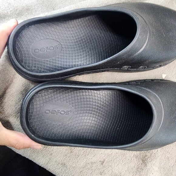Oofos Shoes Mens 8 Womens 10 Oocloog Black Recovery Clogs Comfort Footwear *GUC* - Picture 10 of 12